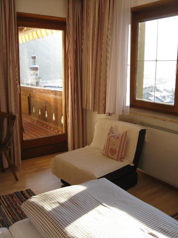 Haus Bergheimat - Familie Oberacher Guest House Фулпмес Стая снимка