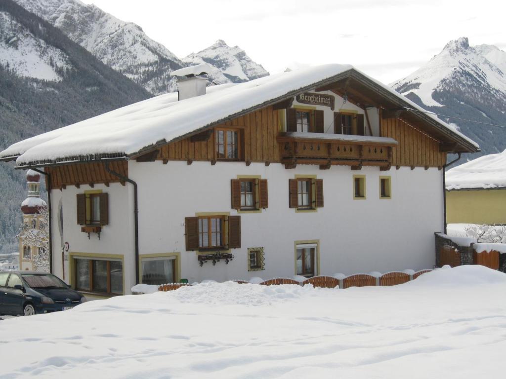 Haus Bergheimat - Familie Oberacher Guest House Фулпмес Екстериор снимка