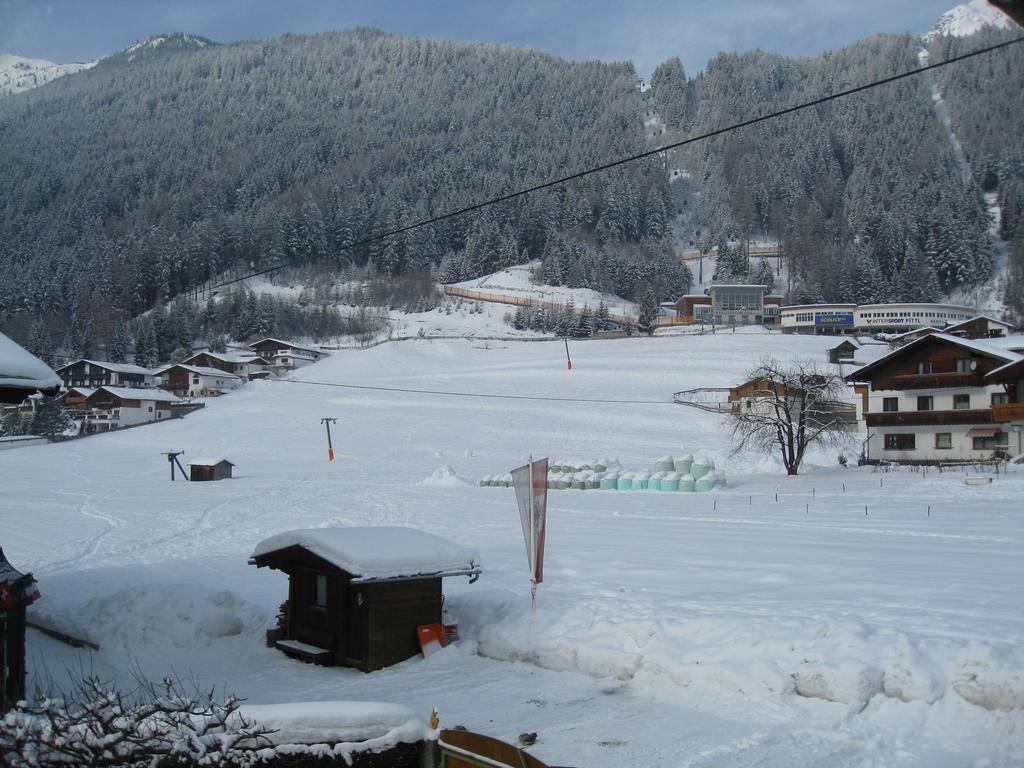 Haus Bergheimat - Familie Oberacher Guest House Фулпмес Екстериор снимка